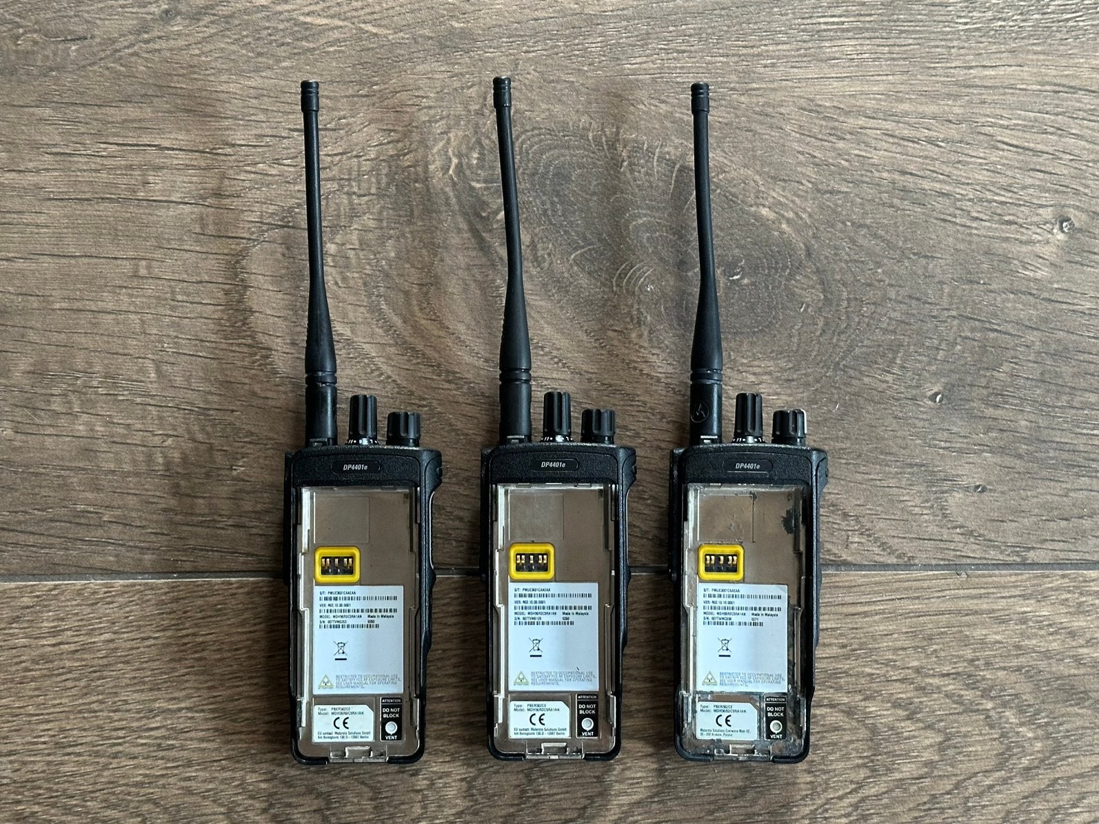 3x Motorola DP4401e (UHF) - met progr.kabel en software, Telecommunicatie, Gebruikt, 15 km of meer, Ophalen of Verzenden, Portofoon of Walkie-talkie