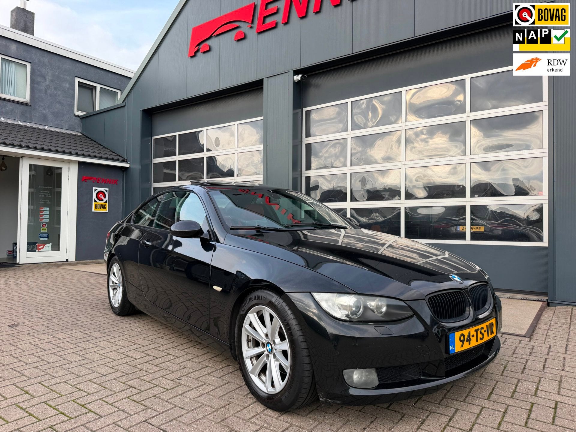 BMW 3-serie Coupé 325i High Executive / Schuifdak / Sportle, Auto's, Automaat, 745 kg, Achterwielaandrijving, Gebruikt