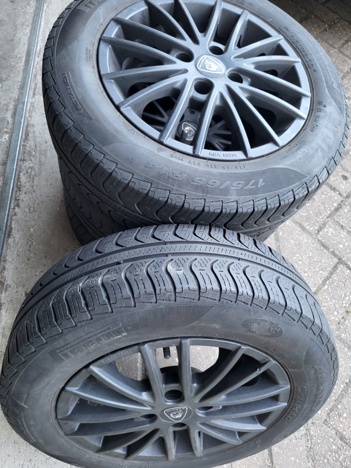 8 Toyota Aygo Yaris Hyundai i20 Renault Twingo banden velg, Auto-onderdelen, Banden en Velgen, Ophalen, 14 inch, Gebruikt, Jaf_zoet@hotmail.com