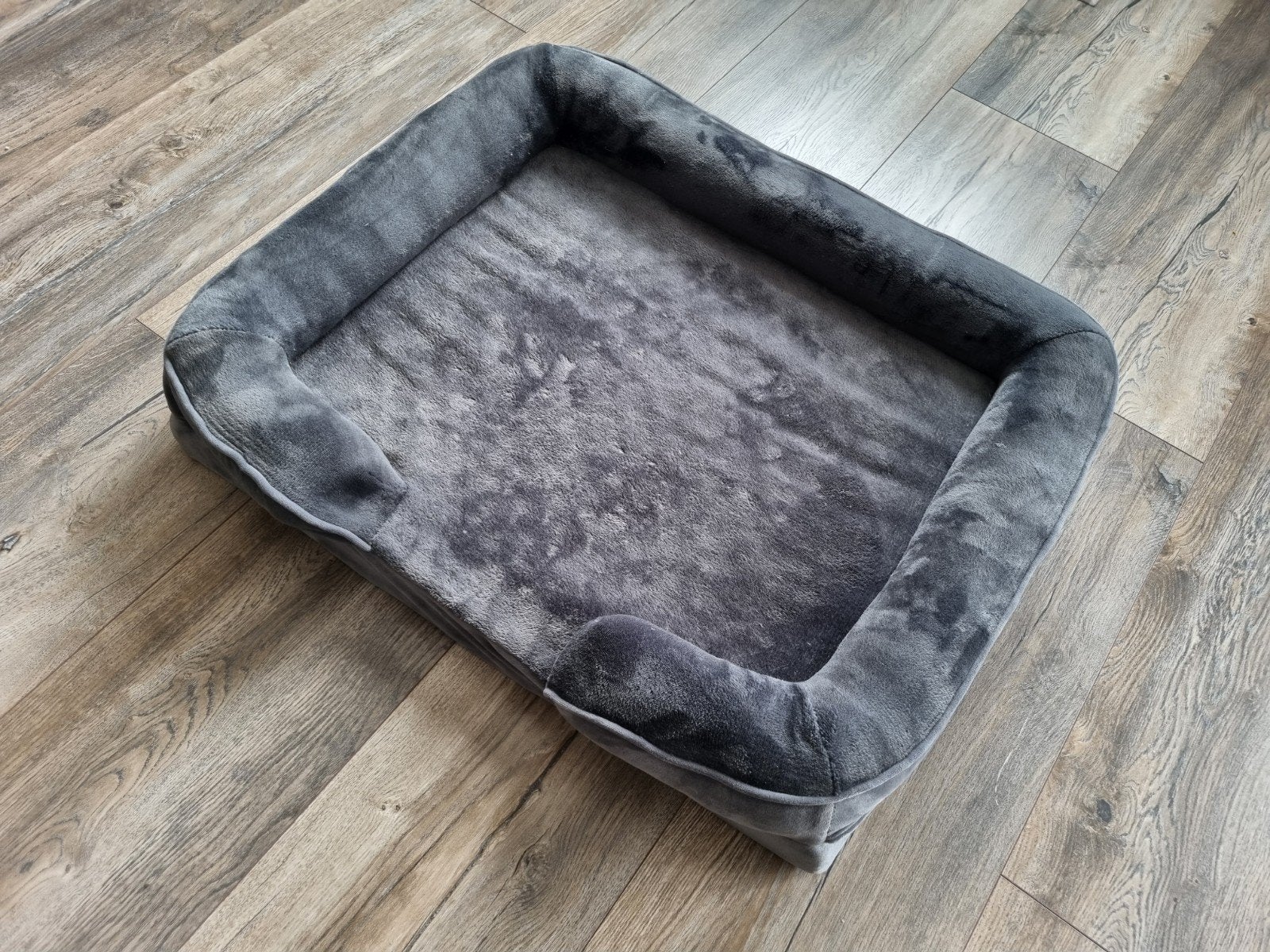 Hondenbed zo goed als nieuw o.a voor honden met artrose of a, Ophalen