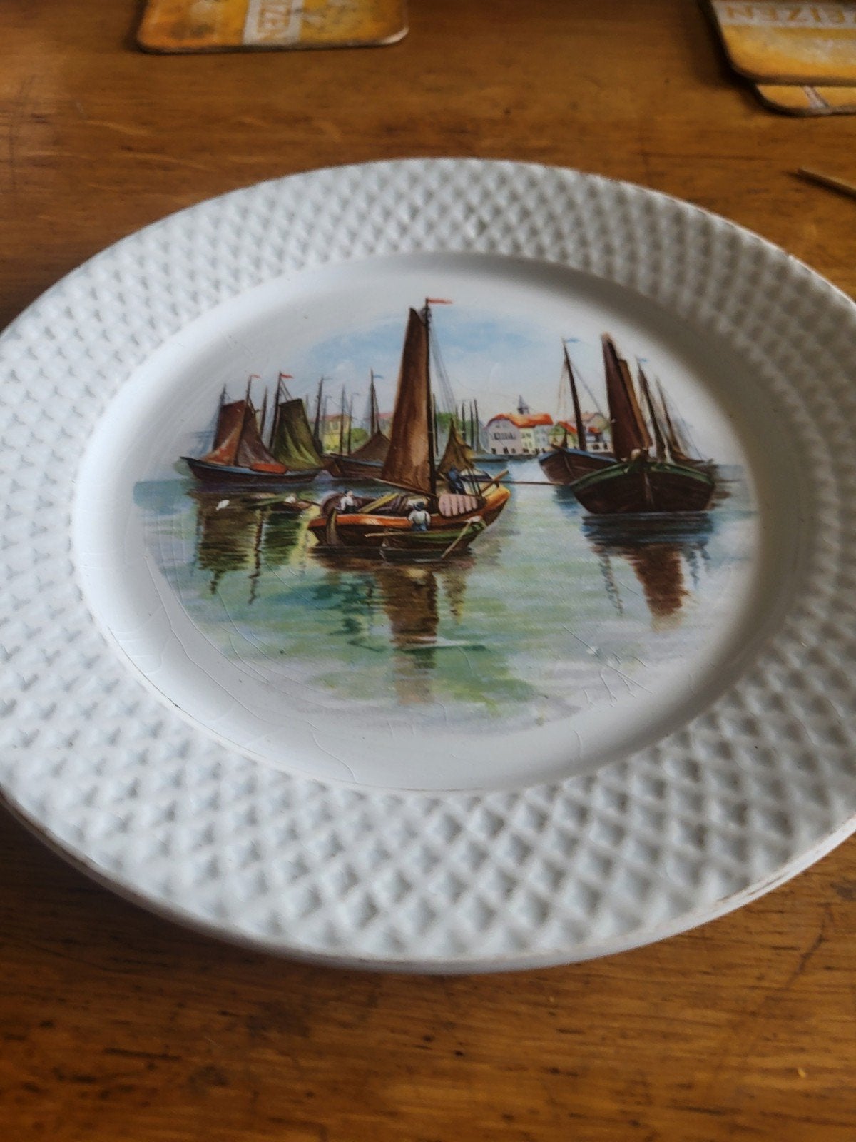 Antiek decoratief bord met zeilschepen, Antiek en Kunst, Ophalen of Verzenden