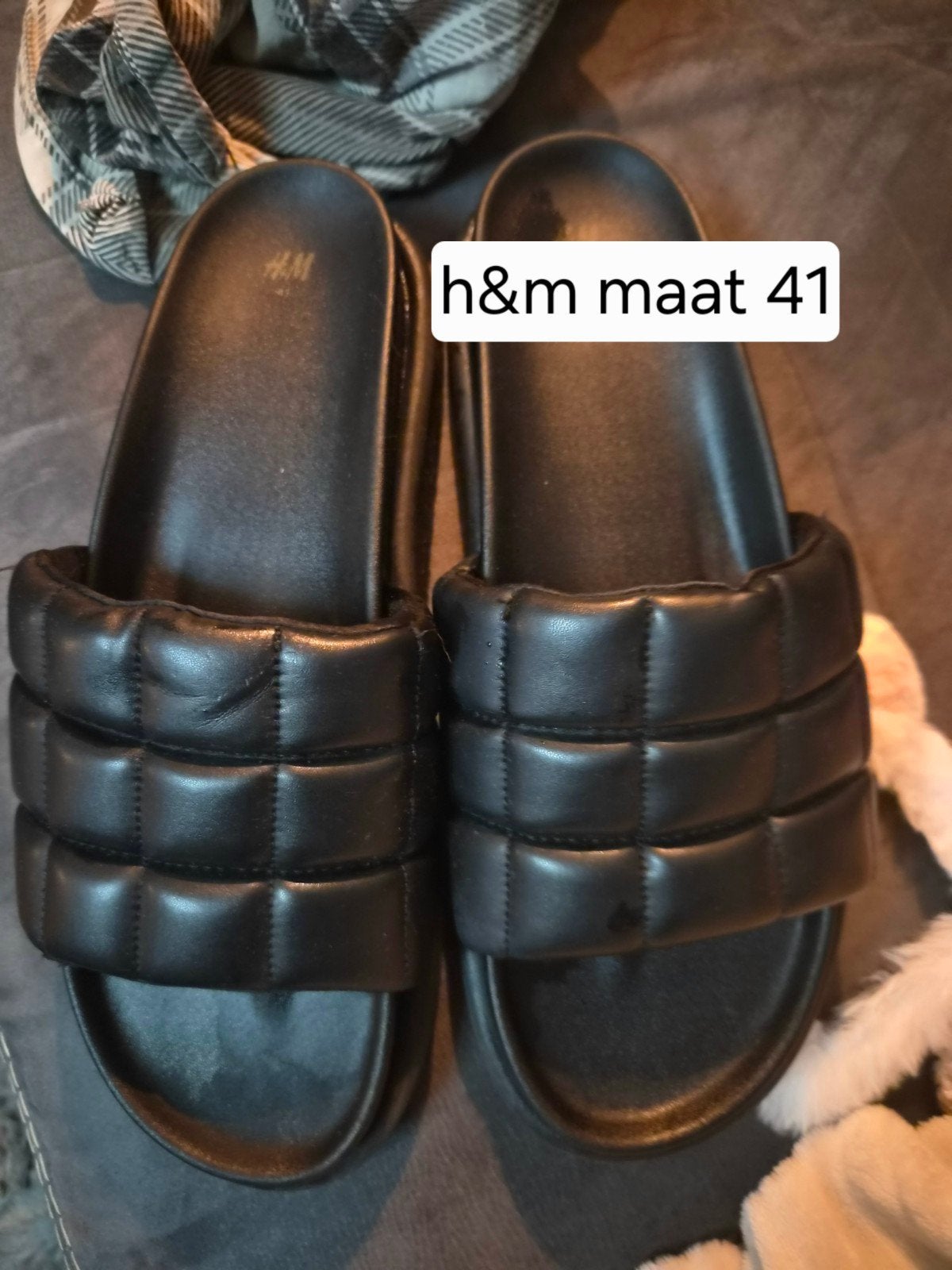 H&M slippers maat 41, Slippers, H&M, Zwart, Ophalen of Verzenden