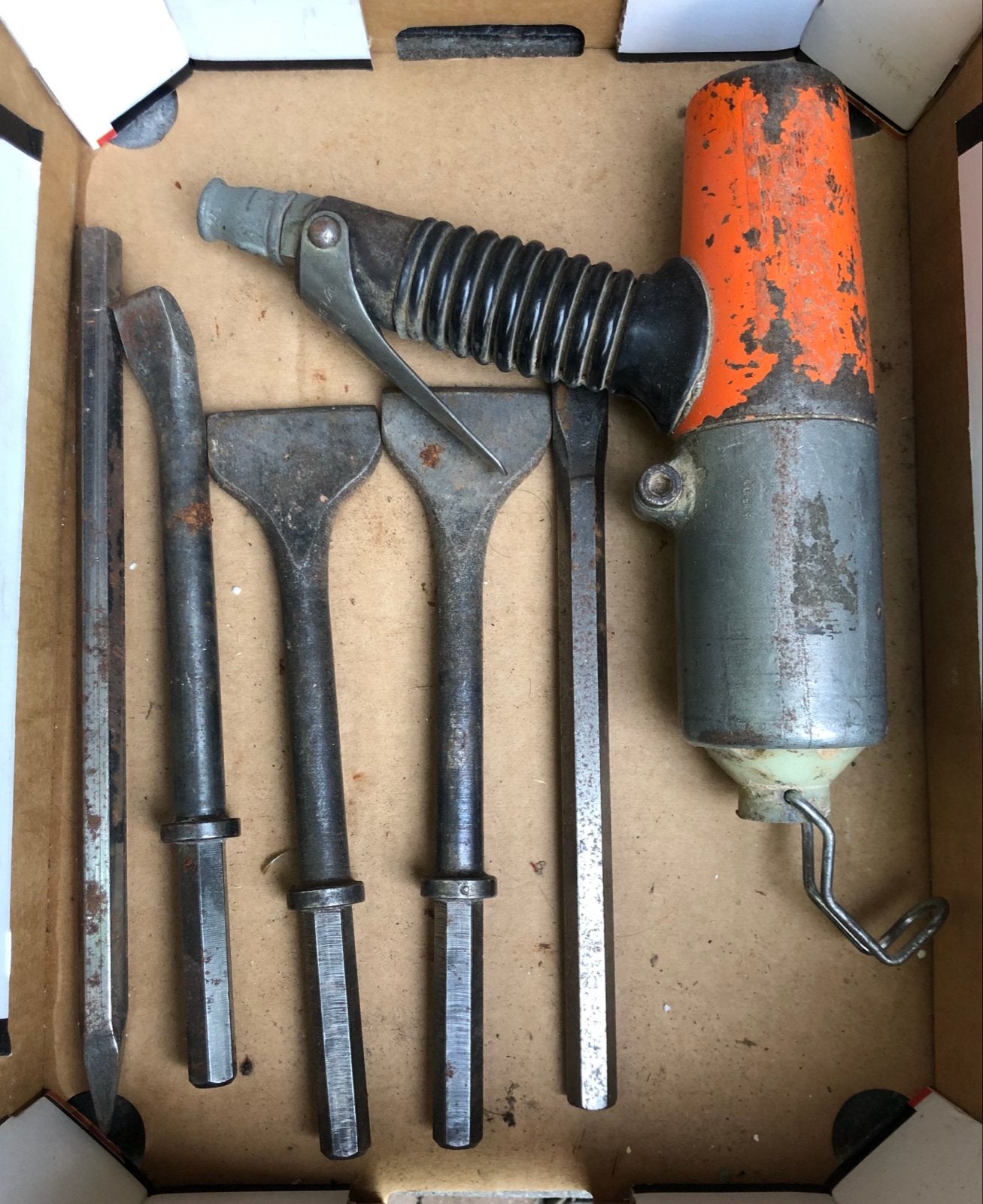Von Arx pneumatische hamer met beitels, Doe-het-zelf en Verbouw, Gereedschap | Handgereedschap, Ophalen, Gebruikt, Hamer, Overige merken