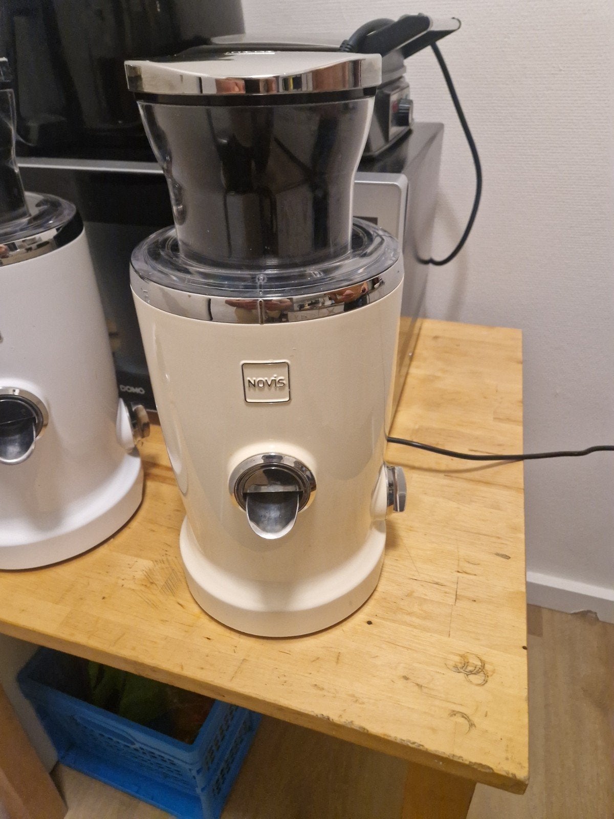 Novis VitaJuicer - Slowjuicer en Citruspers, Ophalen of Verzenden, Zo goed als nieuw