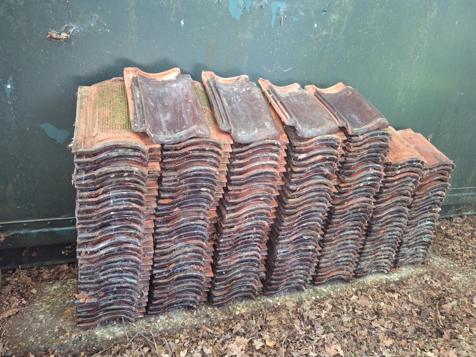 Geglazuurde dakpannen wijnrood ca. 200 stuks, Ophalen, Steen of Klei, Dakpannen, Rood