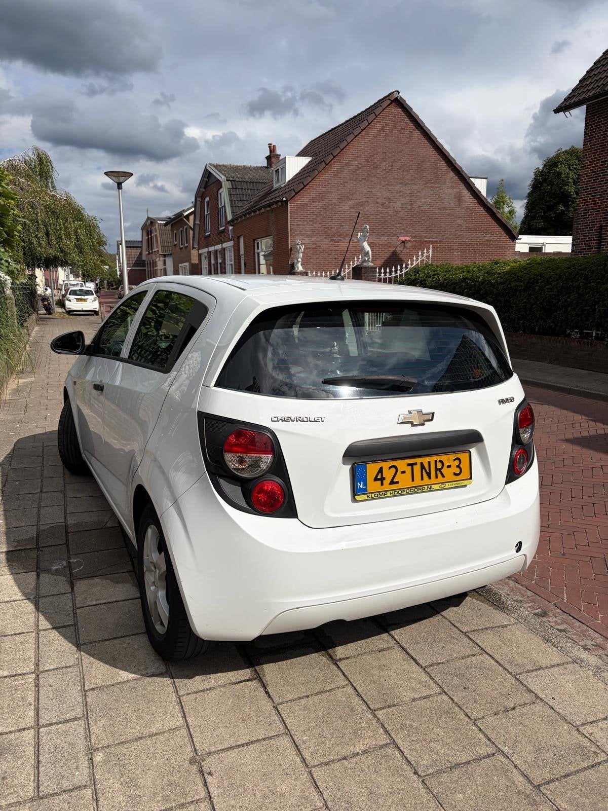 Chevrolet Aveo 1.2 5-DEURS 2012 Wit, Auto's, Voorwielaandrijving, 40 €/maand, Aveo, 4 cilinders