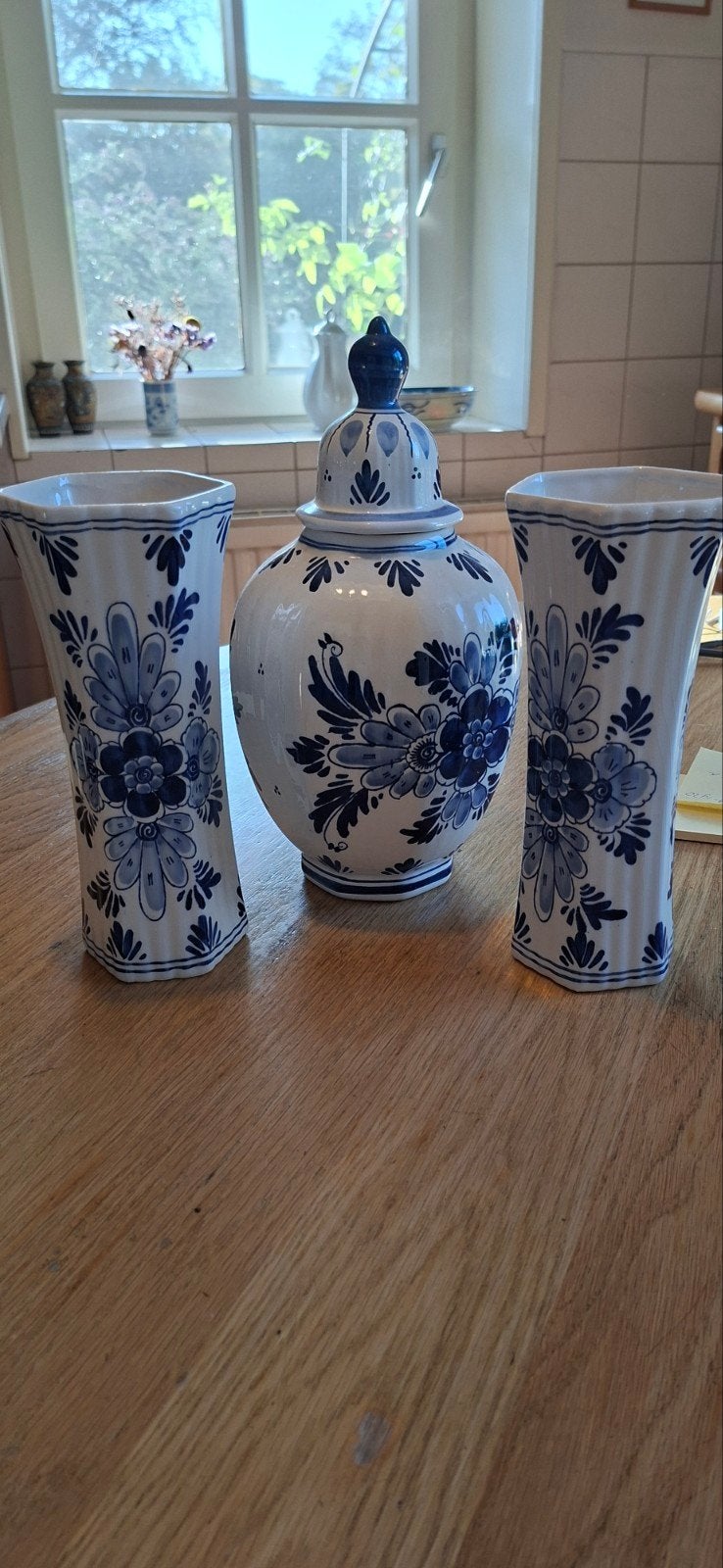 Delfts Blauw Vaas en Pot Set - Handgeschilderd, Antiek en Kunst, Antiek | Keramiek en Aardewerk, Ophalen of Verzenden