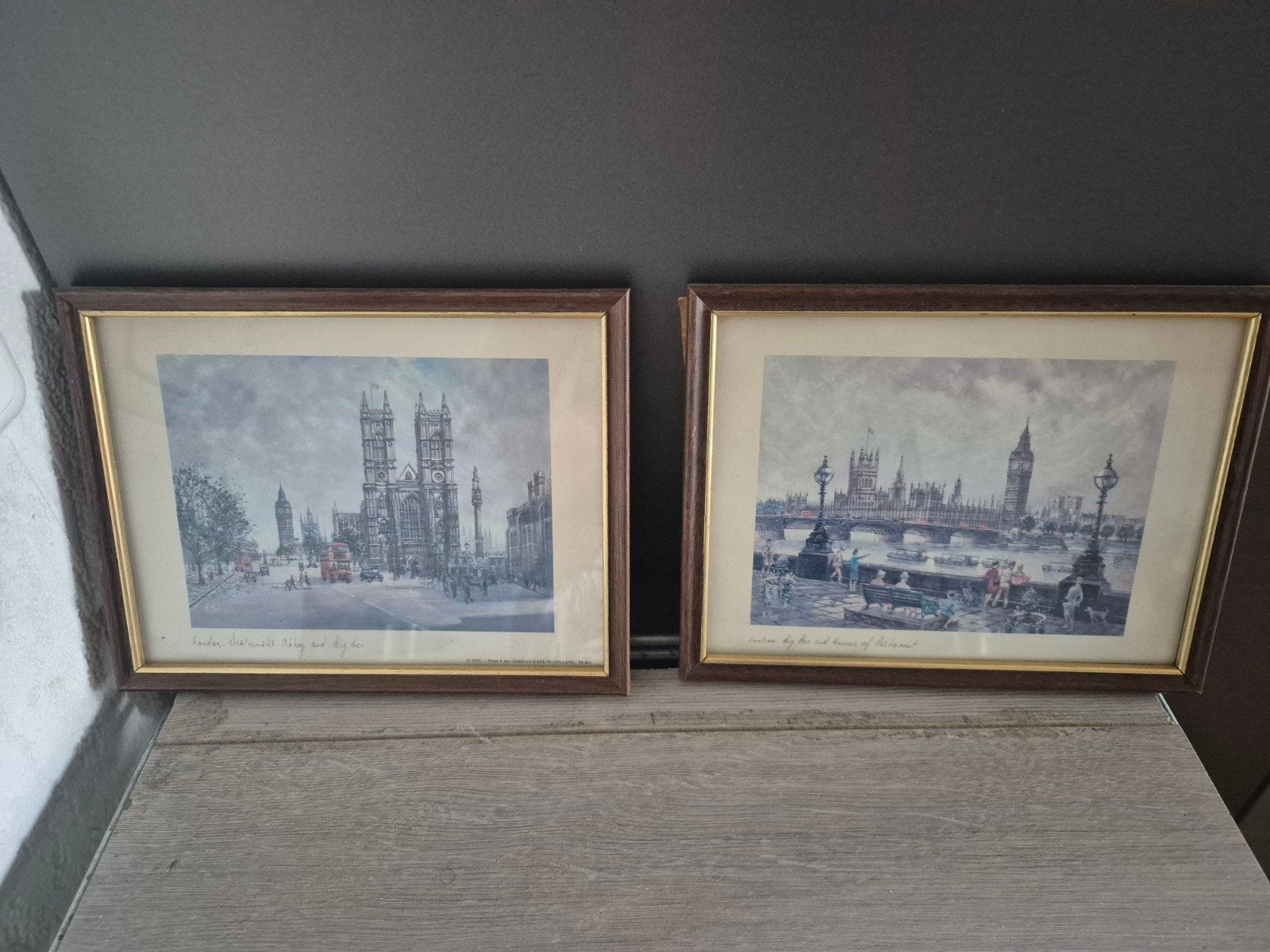 2 lijsten met print, Bruin, Ophalen of Verzenden, Met glas, 22 cm