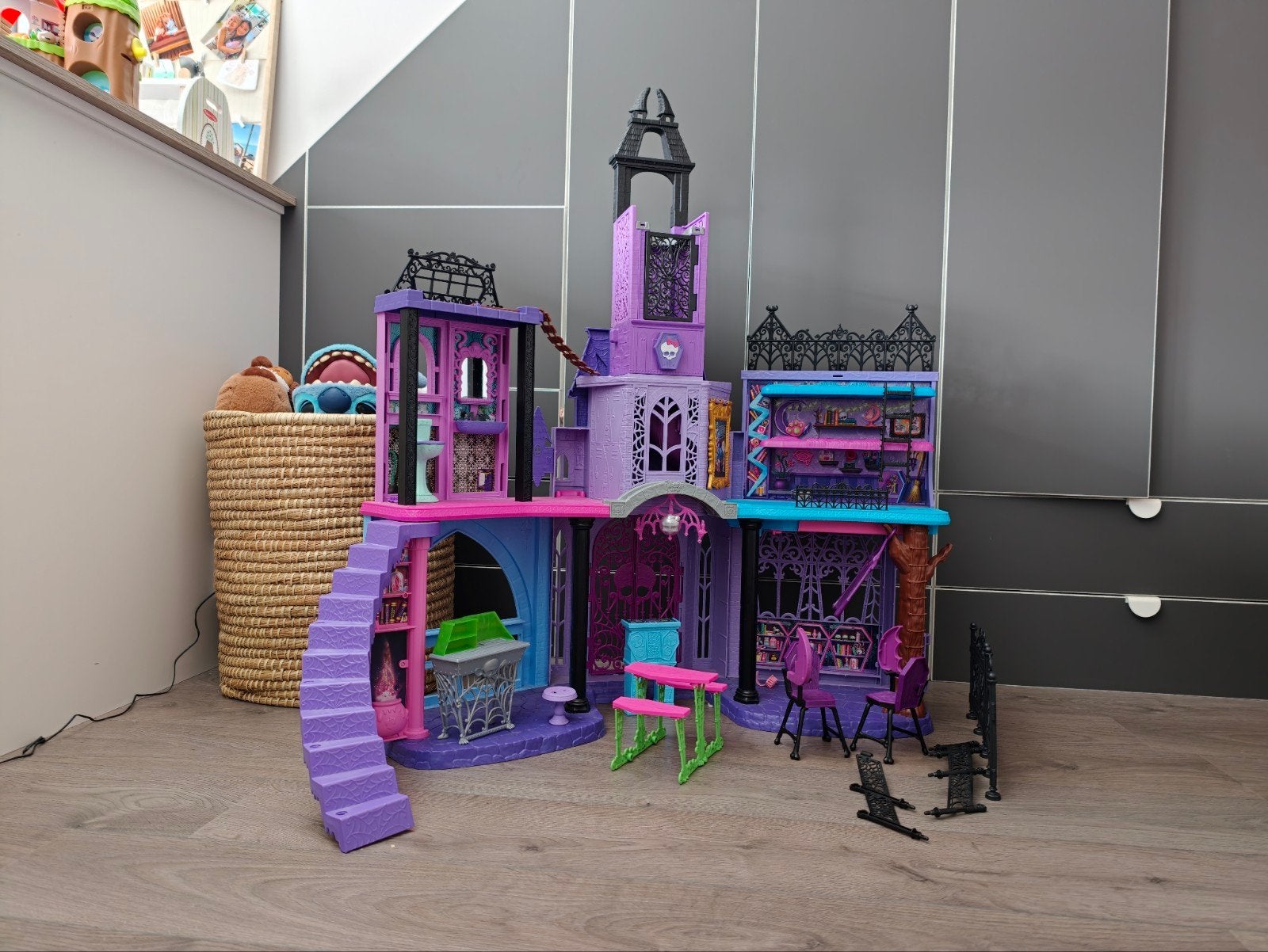 Monster High speelhuis / poppenhuis met accessoires, Ophalen, Gebruikt, Poppenhuis