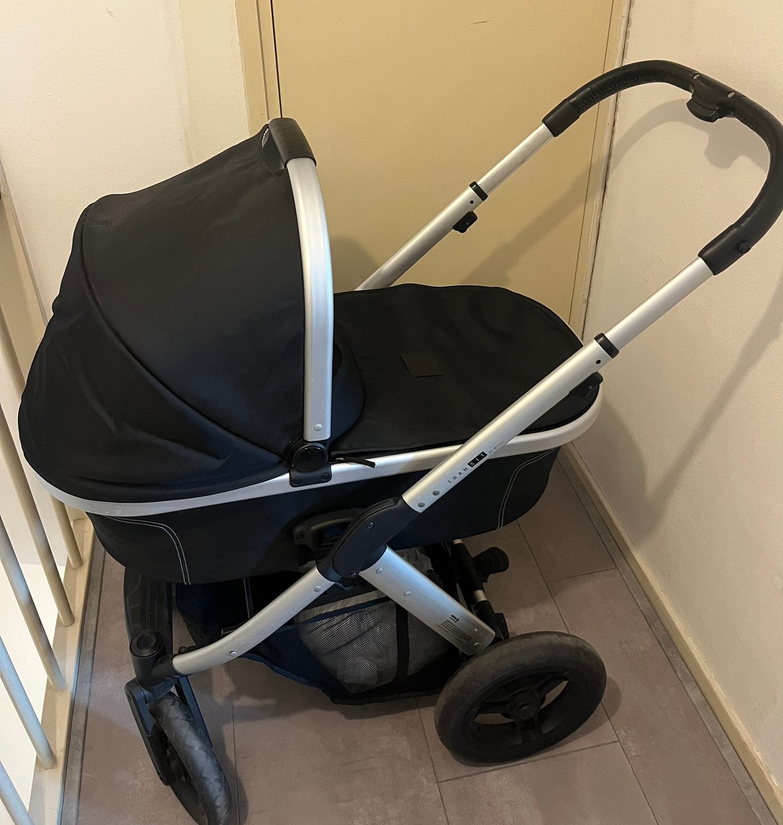 Mutsy transit kinderwagen met maxi cosi etc, Ophalen, Zo goed als nieuw, Mutsy