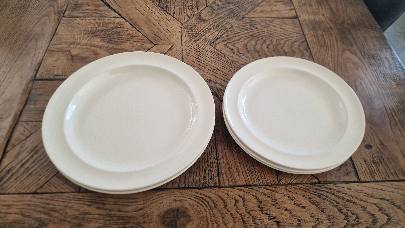 TRADITIONAL Plain dinerborden ontbijtborden en diepe borden, Huis en Inrichting, Keuken | Servies, Ophalen of Verzenden, Zo goed als nieuw