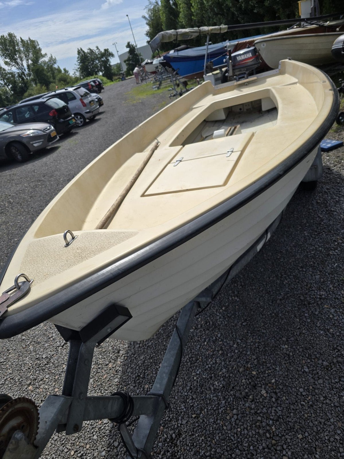 Stabiele polyester visboot met Yamaha buitenboordmotor, Ophalen, Overige merken, Gebruikt, Buitenboordmotor