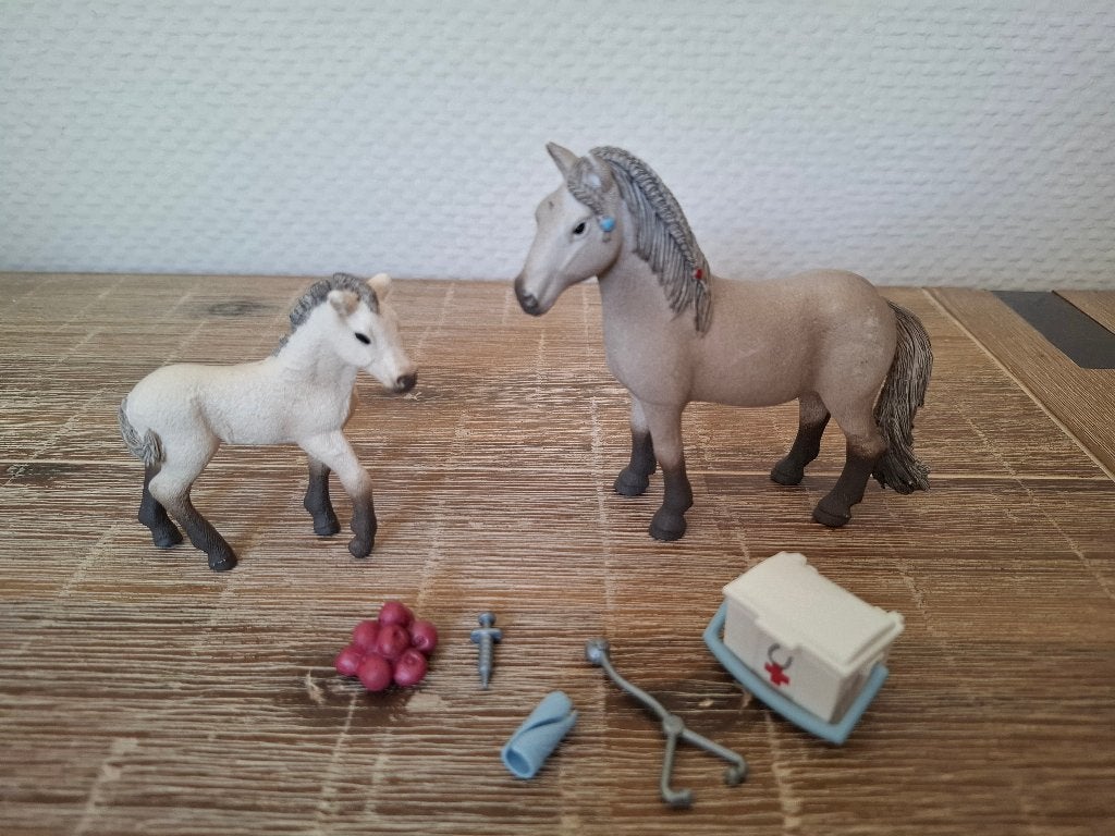 Schleich 42430 Hannah's EHBO verbanddoos complete set paard, Ophalen of Verzenden, Zo goed als nieuw