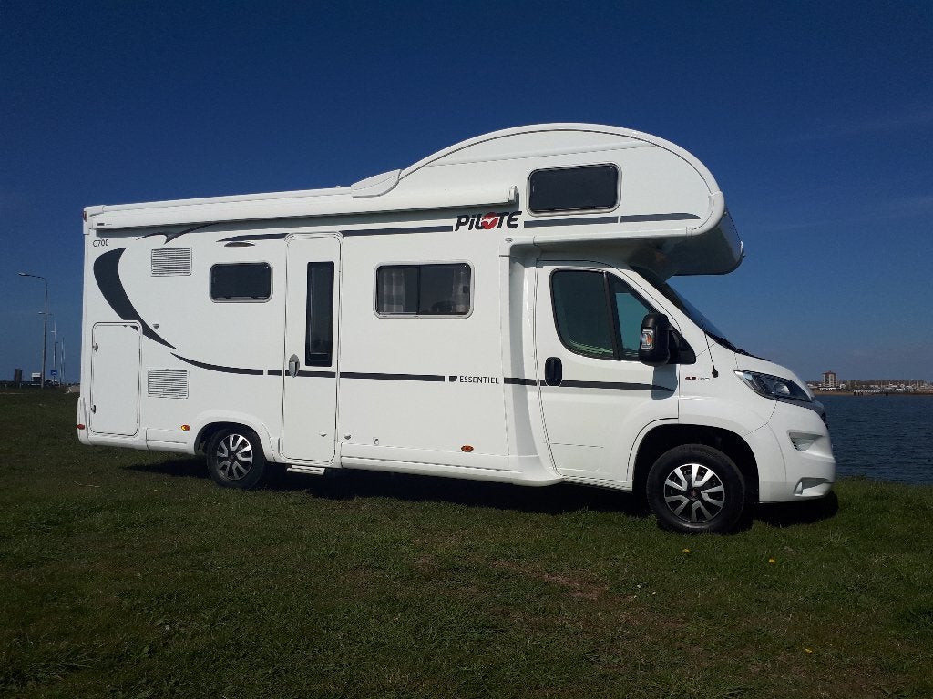 Luxe Pilote C700 camper 2018, Alkoof, Ringverwarming, Fiat, Luifel