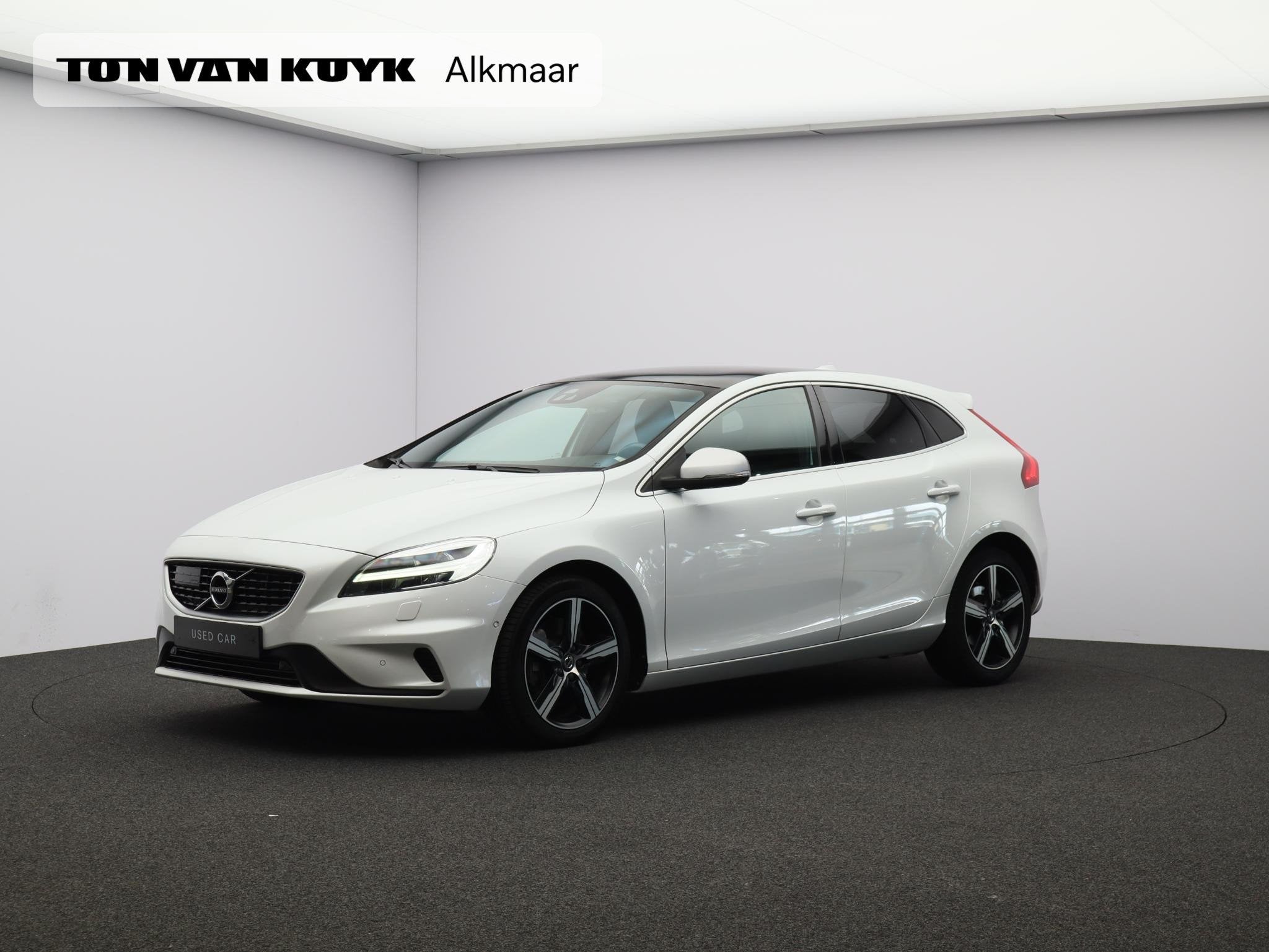 Volvo V40 T3 Automaat Polar+ Sport R-Design / Trekhaak / Ada