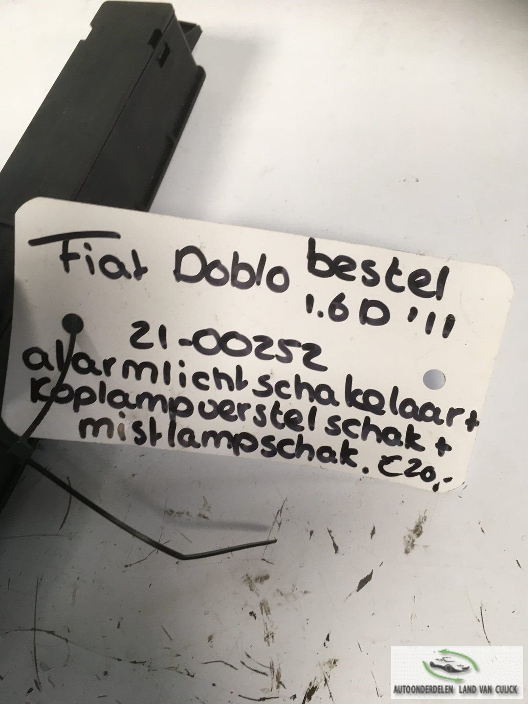 Fiat Doblo 1.6 diesel 2011 Alarmlichtschakelaar