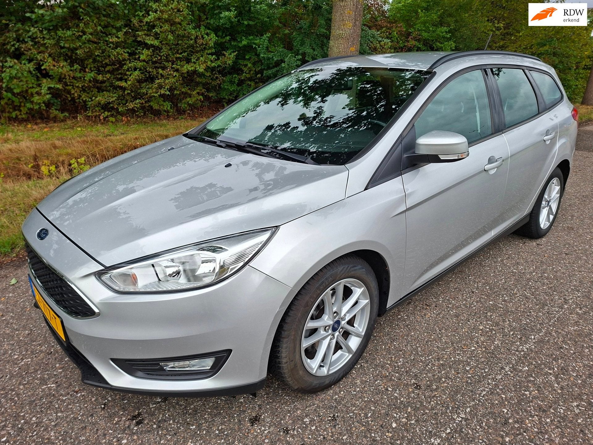Ford Focus Wagon 1.0 Lease Edition hele mooie goed onderhaut, Auto's, 101 pk, Gebruikt, Euro 6, Handgeschakeld