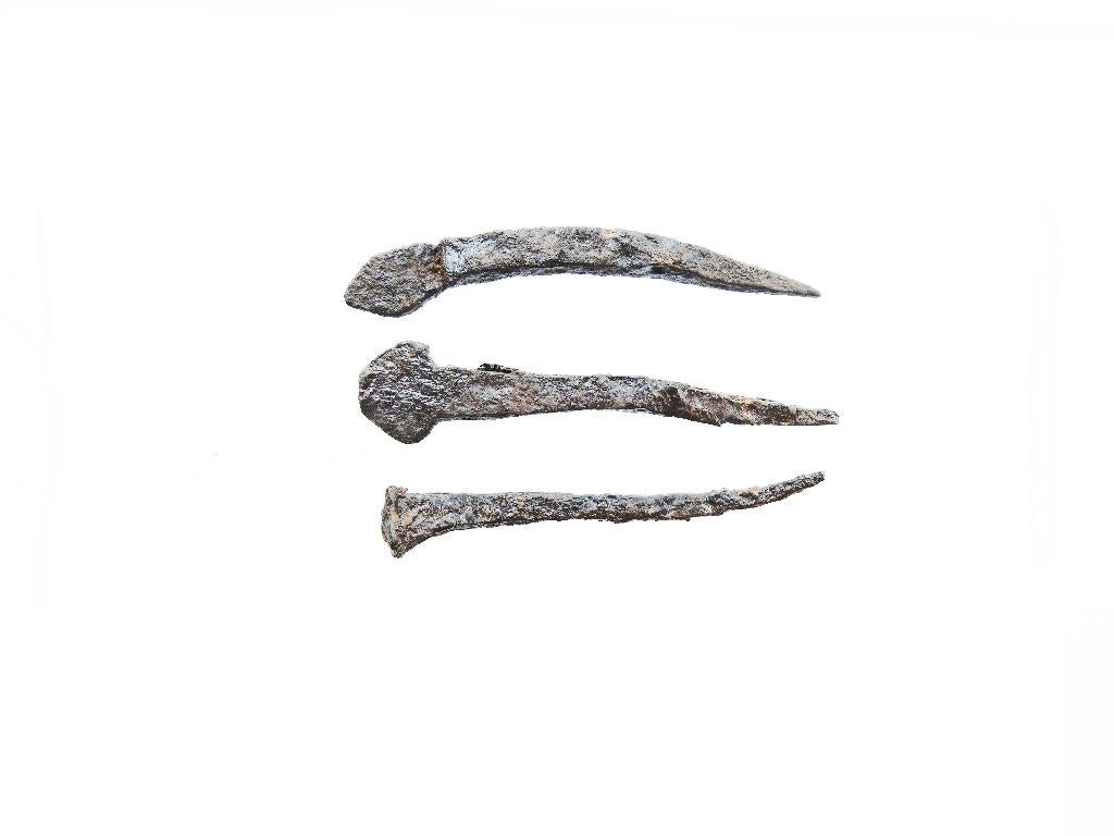 Romeins ijzeren artefacts, 3x speciaal, spijkers  d739, Verzenden