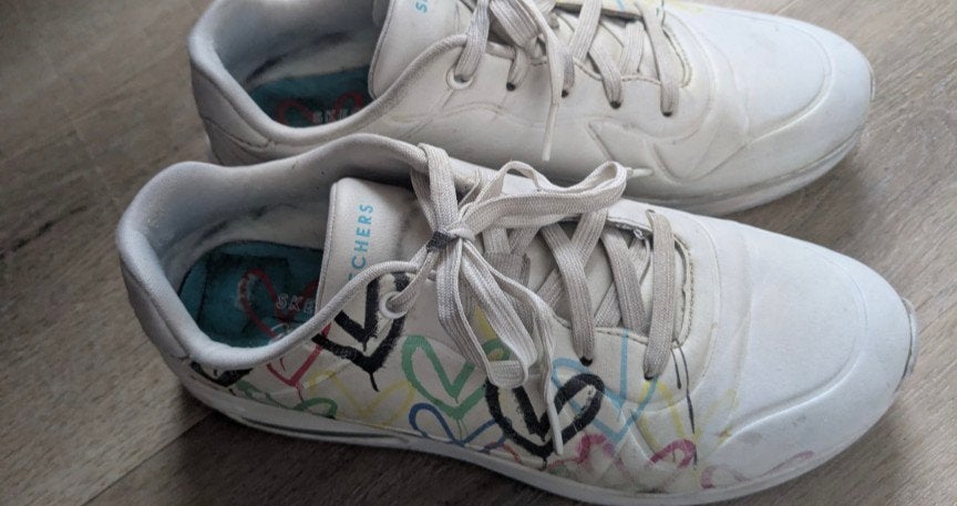 Witte Skechers maat 39 met hartjes, Kleding | Dames, Ophalen of Verzenden