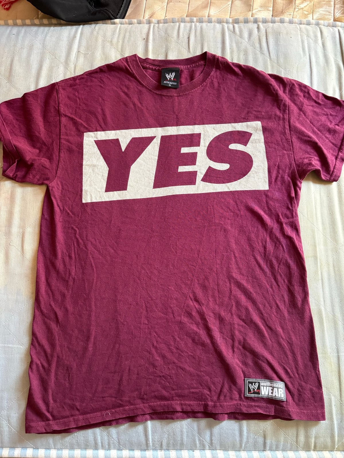 WWE Authentic Daniel Bryan "YES" T-shirt Maat M, Ophalen of Verzenden, Gedragen, Maat 48/50 (M), Rood
