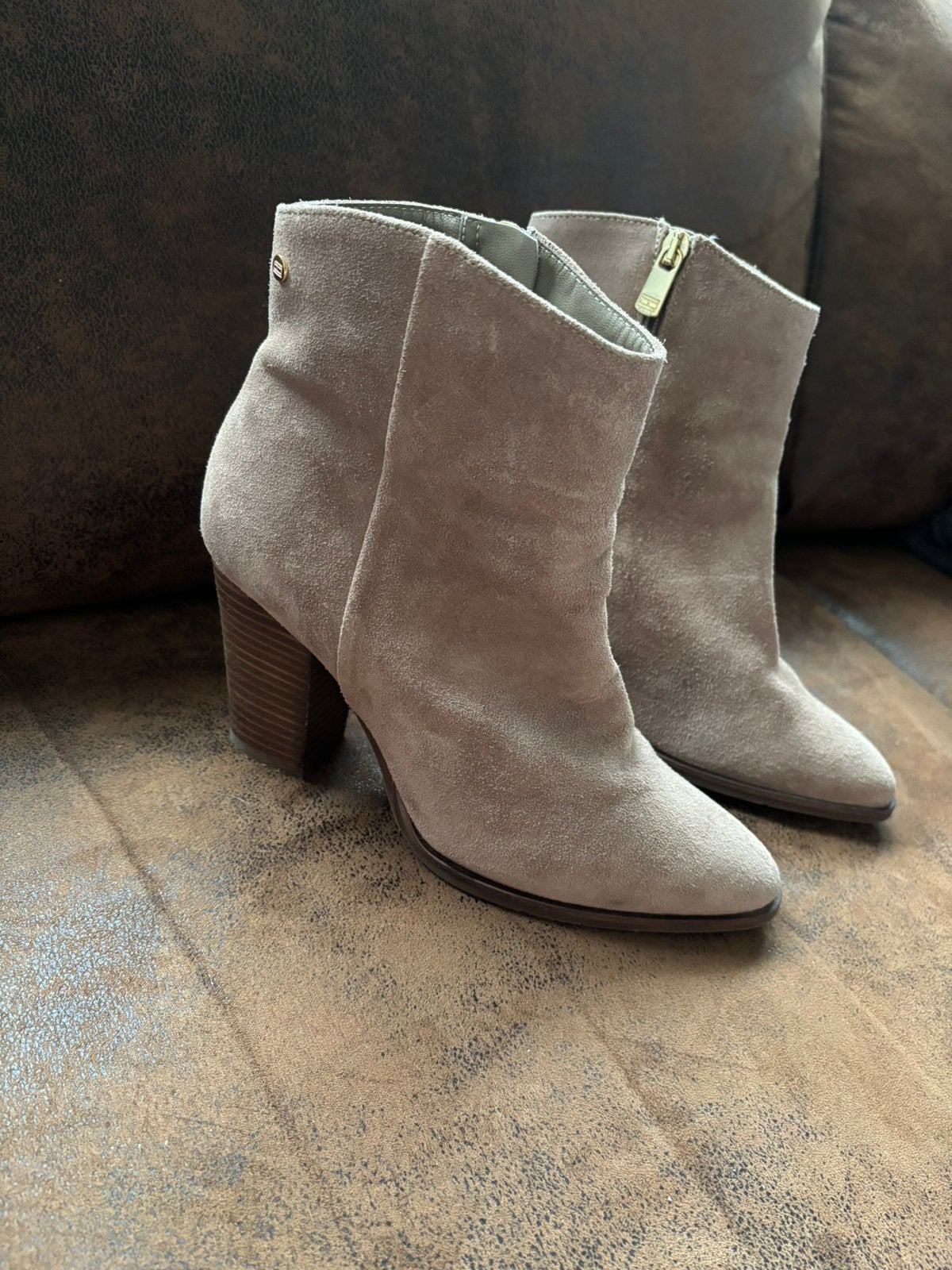 Enkel laarsjes Tommy Hilfiger, Kleding | Dames, Schoenen, Beige, Lage of Enkellaarzen, Ophalen of Verzenden, Zo goed als nieuw