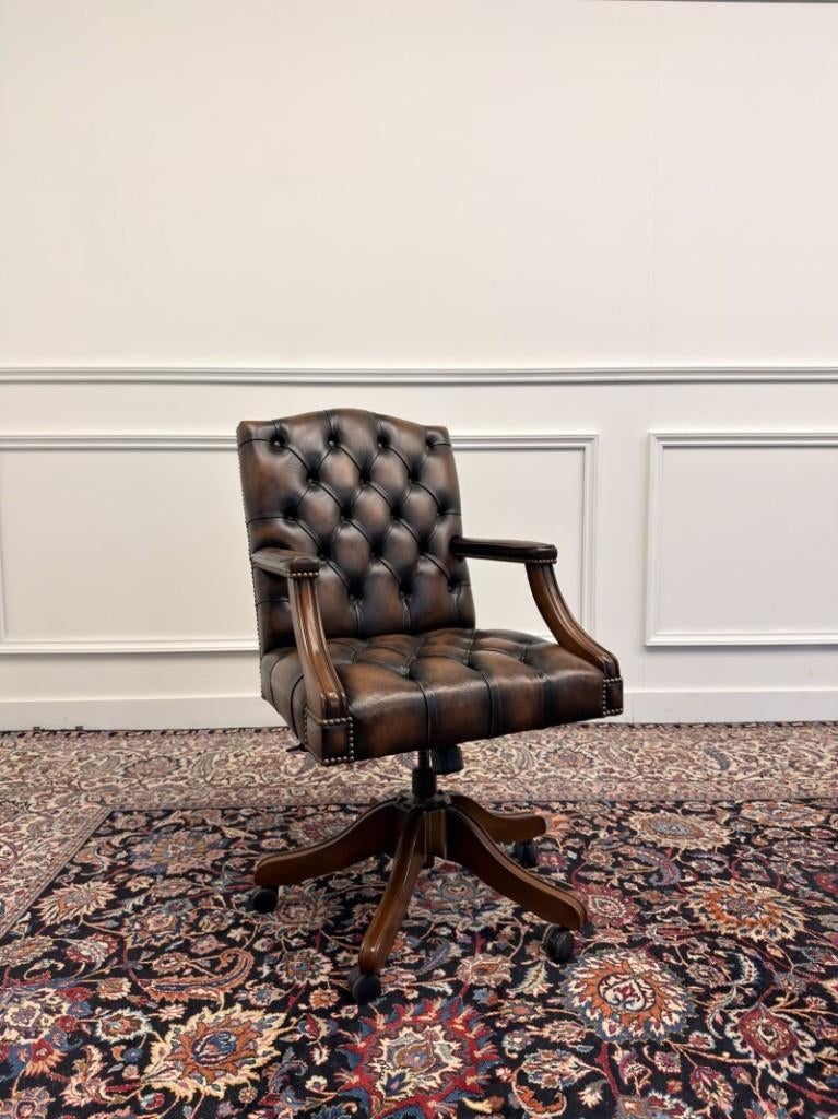 Klassiek Engels Chesterfield Bureaustoel, Ophalen
