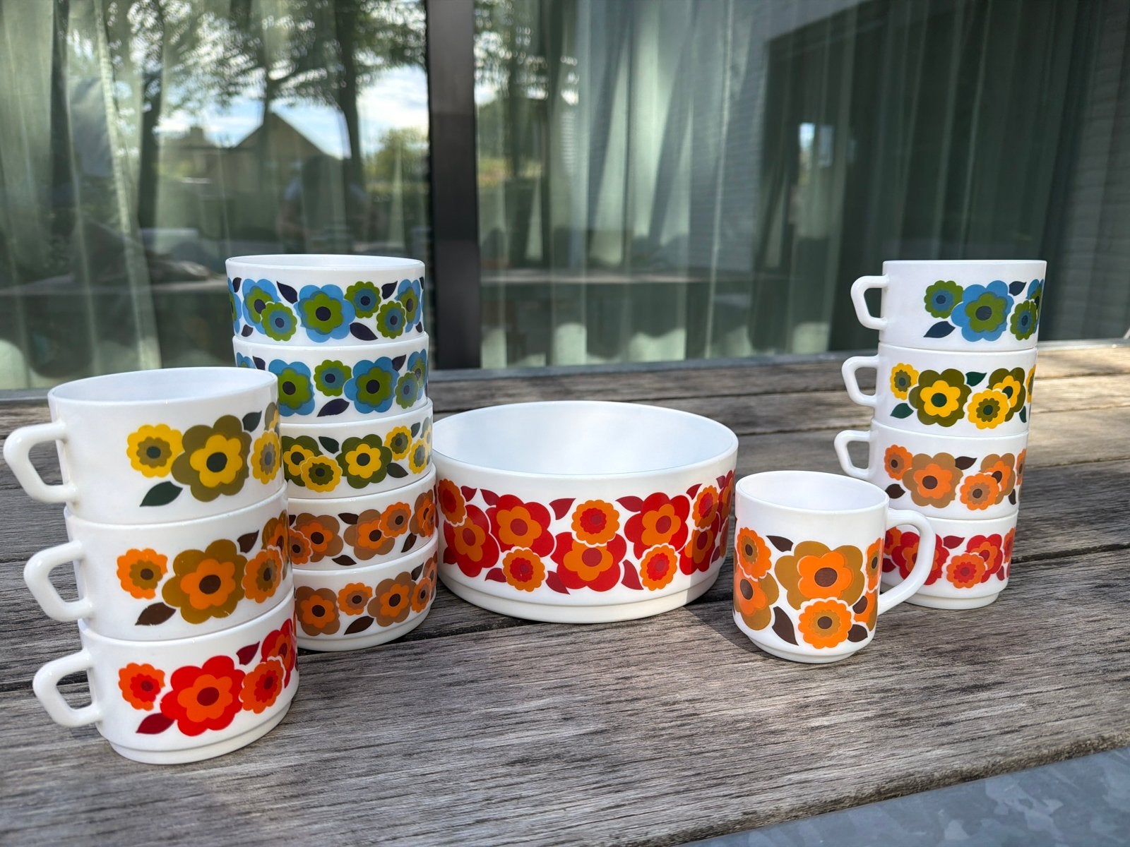 Vintage bloemen servies - , arcopal france, Huis en Inrichting, Overige merken, Keramiek, Vintage, Ophalen of Verzenden