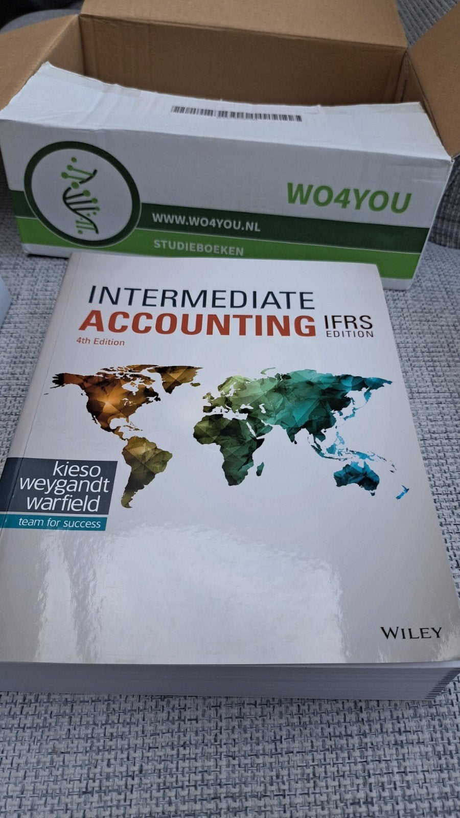 Intermediate Accounting IFRS 4th Edition - Kieso, Kieso, Weygandt, Warfield, Nieuw, Ophalen of Verzenden, WO