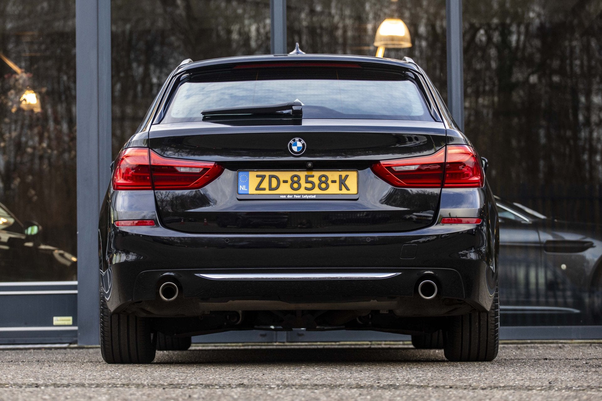 Foto 6 van BMW 5 Serie Touring 520i High Executive