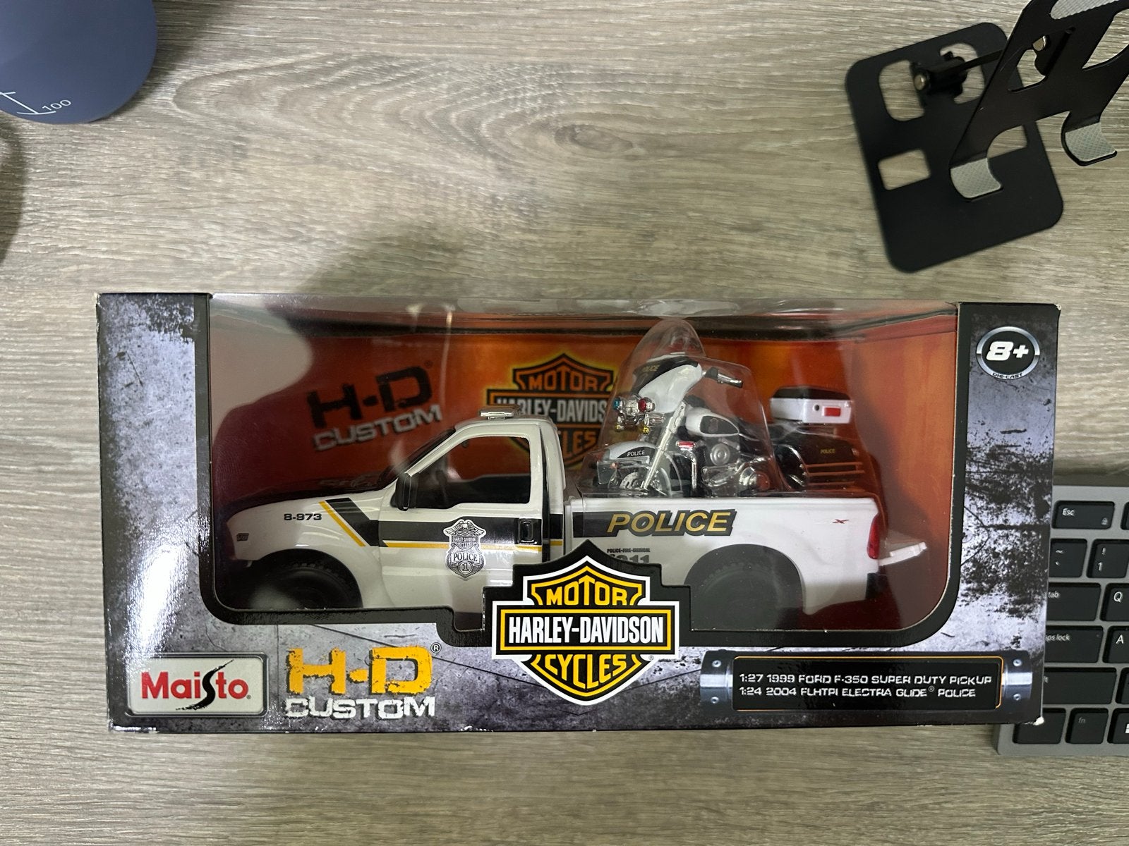Harley Davidson Custom 1:27 Ford F-350 & 1:24 Electra Glide, Ophalen of Verzenden, Nieuw