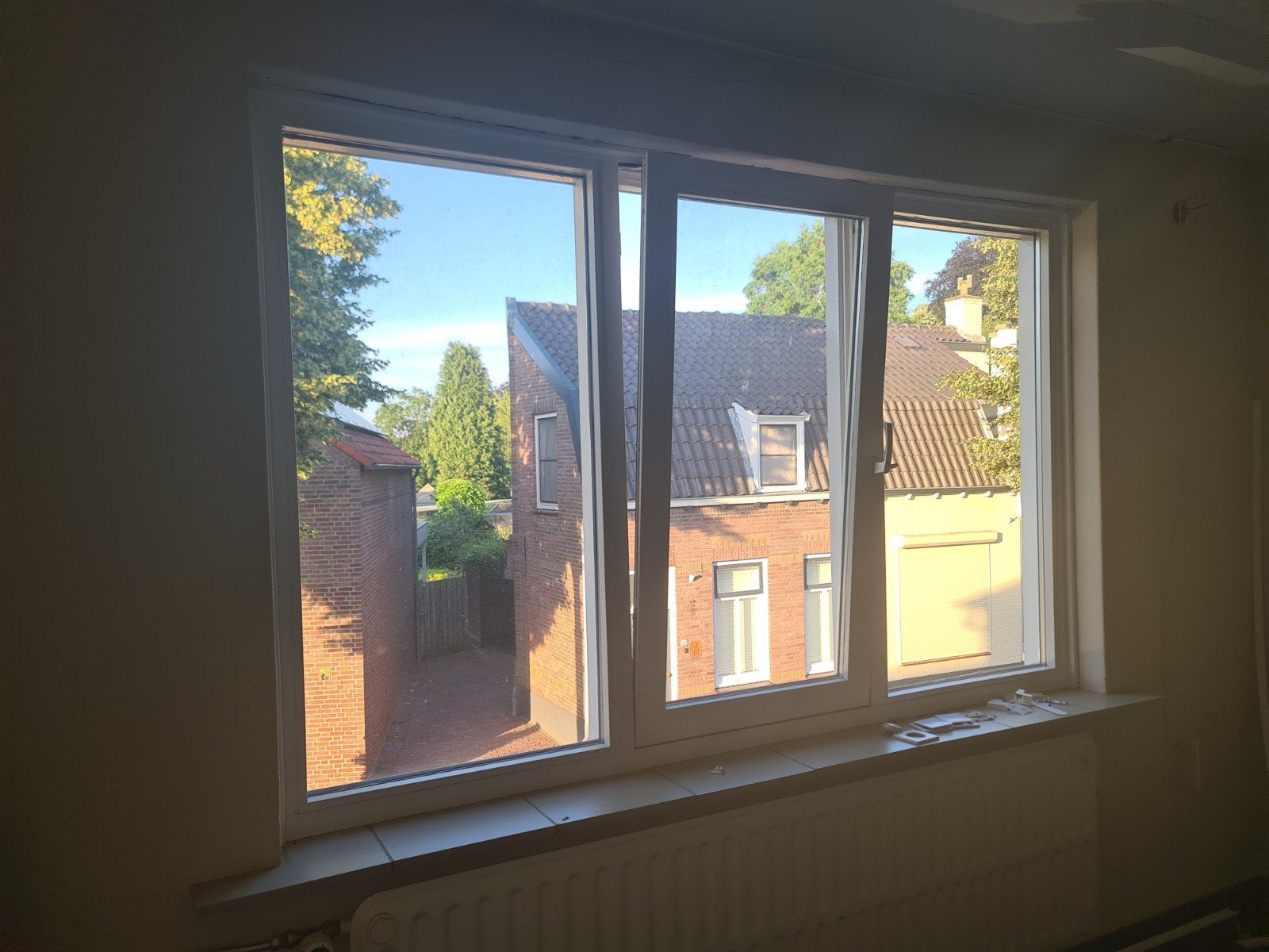 2 stuks hardhouten draai-kiep kozijnen met HR++ glas, Doe-het-zelf en Verbouw, Glas en Ramen, Ophalen, Gevelraam of Ruit, 120 tot 160 cm
