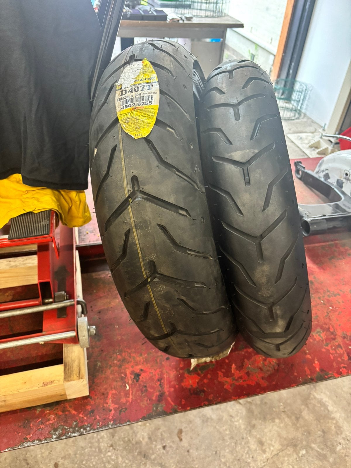 Nieuwe Harley Davidson Dunlop achterband en izgs voorband, Motoren, Onderdelen | Harley-Davidson, Ophalen of Verzenden, Nieuw