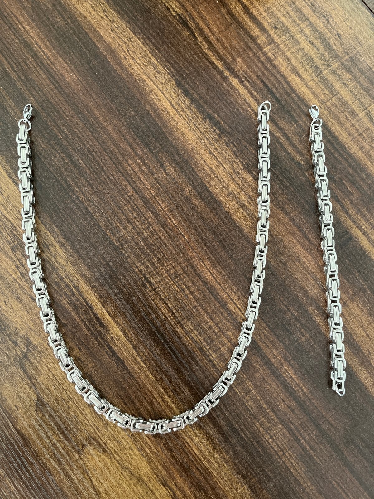 Zilverkleurige Koningsketting en Armband Set, Ophalen, Zo goed als nieuw, Zilver, Overige materialen