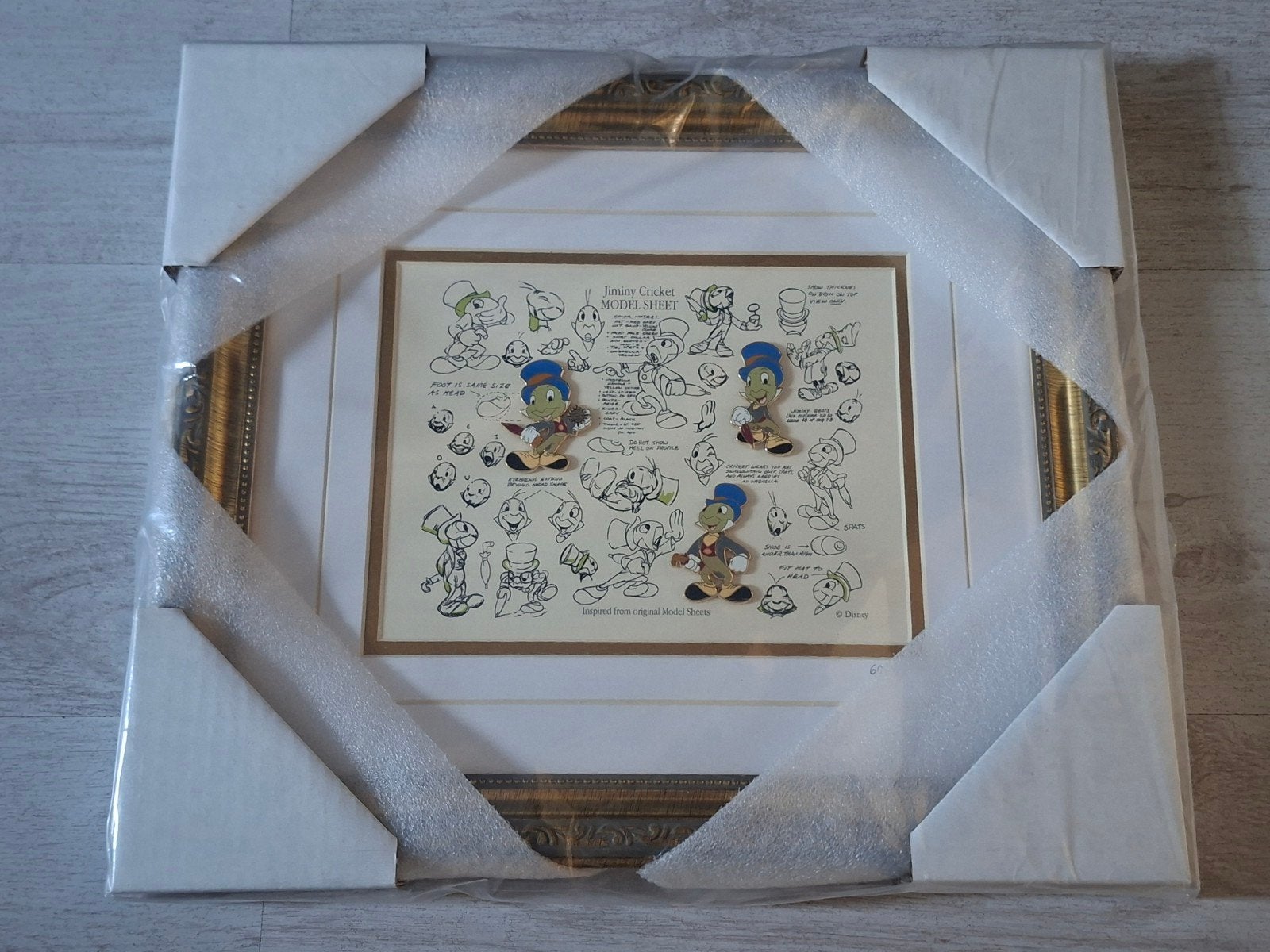 Disney Jiminy Cricket Model Sheets Ingelijste Pin Set, Verzamelen, Ophalen of Verzenden, Peter Pan of Pinokkio, Zo goed als nieuw