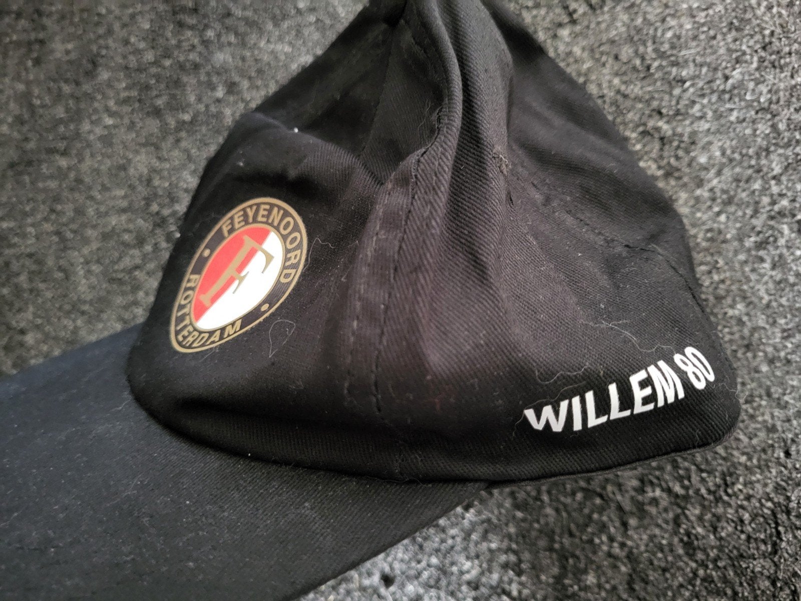 Willem van haneghem petje 80jaar van feyenoord, Verzamelen, Verzenden, Zo goed als nieuw, Feyenoord, Pet of Muts