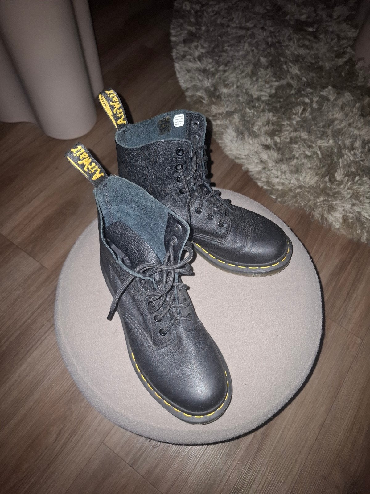 Als nieuw deze zwarte Dr. Martens. maat 40, Kleding | Dames, Zwart, Overige typen, Ophalen of Verzenden, Dr. Martens