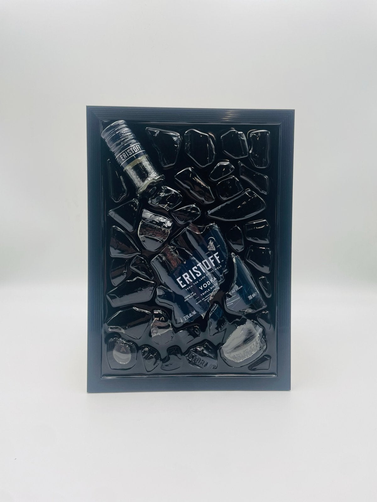 Eristoff Gebroken Fles Epoxy Kunstwerk, Antiek en Kunst, Kunst | Schilderijen | Modern, Ophalen of Verzenden
