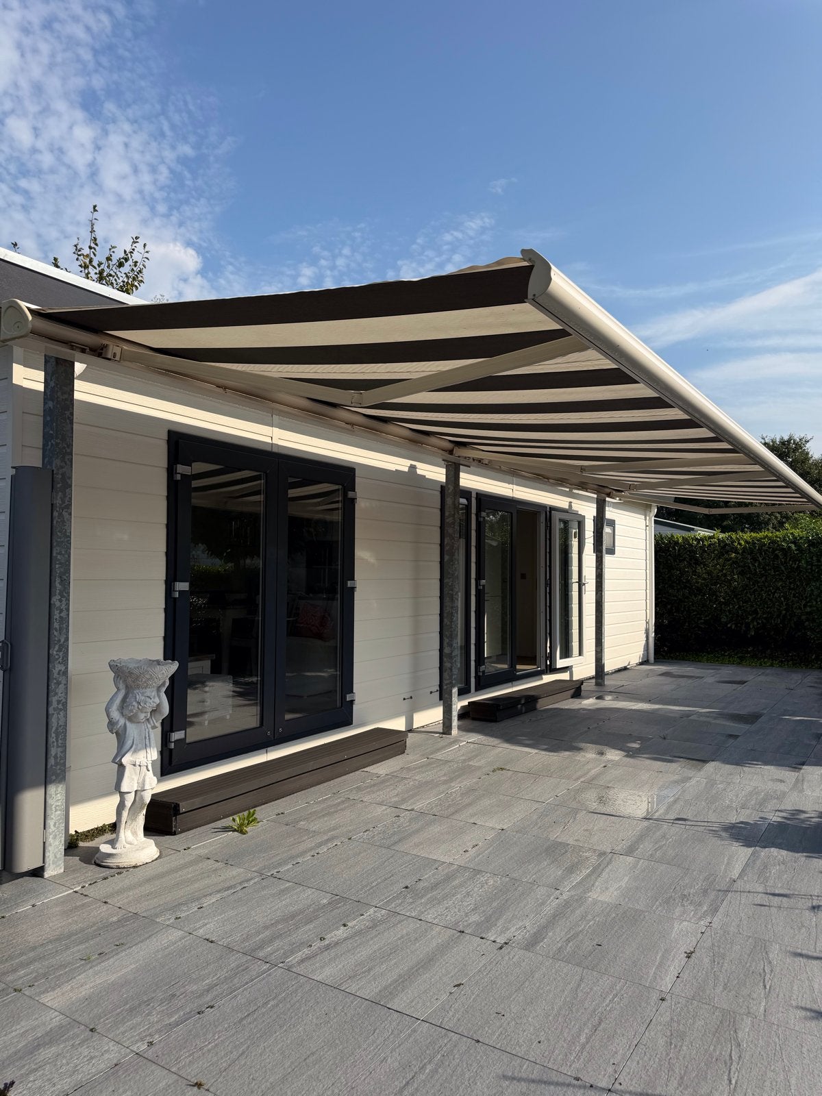 Zonnescherm 8m breed, 2,5 meter uitval, Ophalen, Gebruikt, 450 cm of meer, Elektrisch