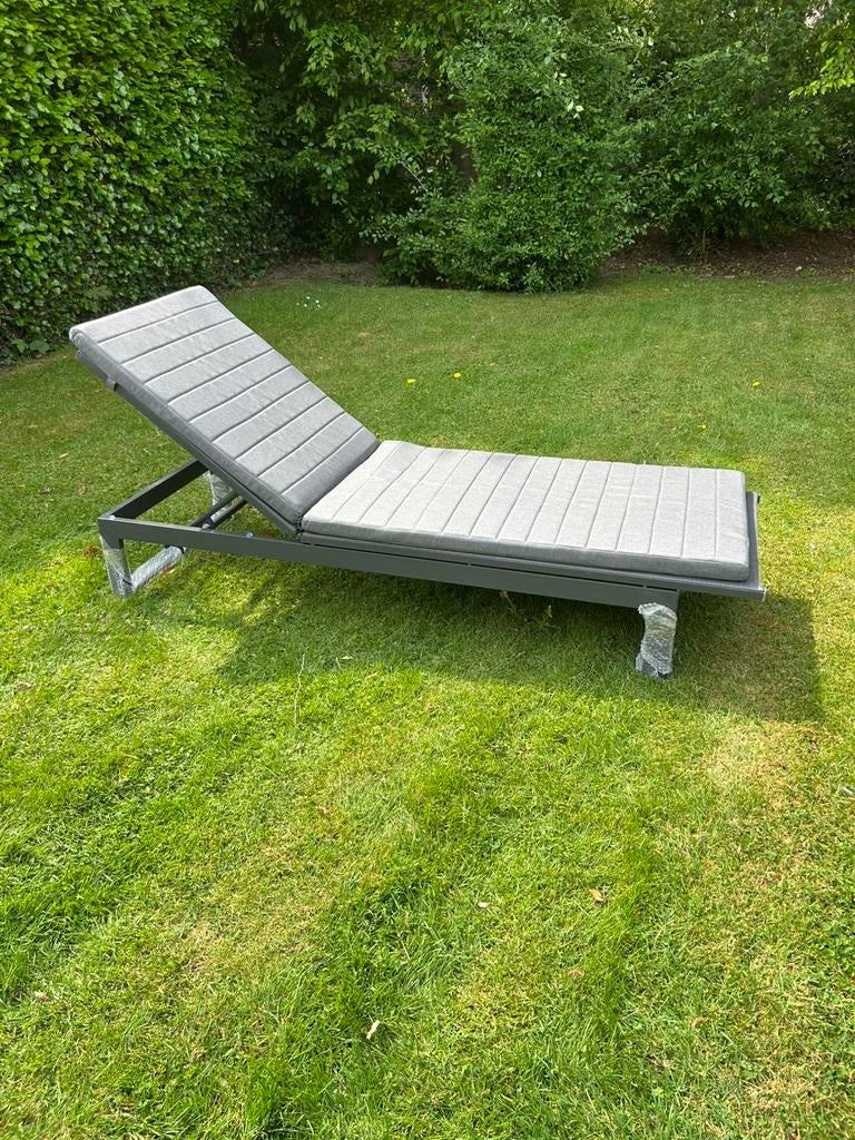 2 Antraciet mat grijs frist flow outdoor 5 standen ligbedden, Ophalen of Verzenden, Nieuw, Aluminium, Verstelbaar