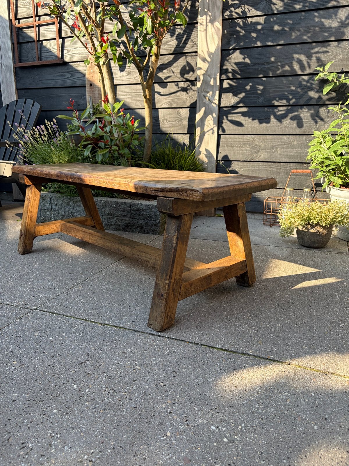 Massieve houten salontafel - Robuust en stijlvol, Huis en Inrichting, Tafels | Salontafels, Ophalen, Gebruikt, 100 tot 150 cm