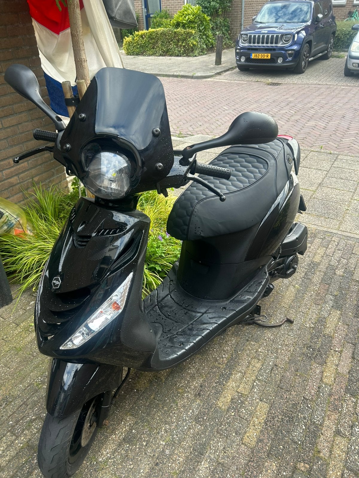 Nette zip 4t 50cc brom sp, Ophalen, Maximaal 45 km/u, Zip, Zo goed als nieuw