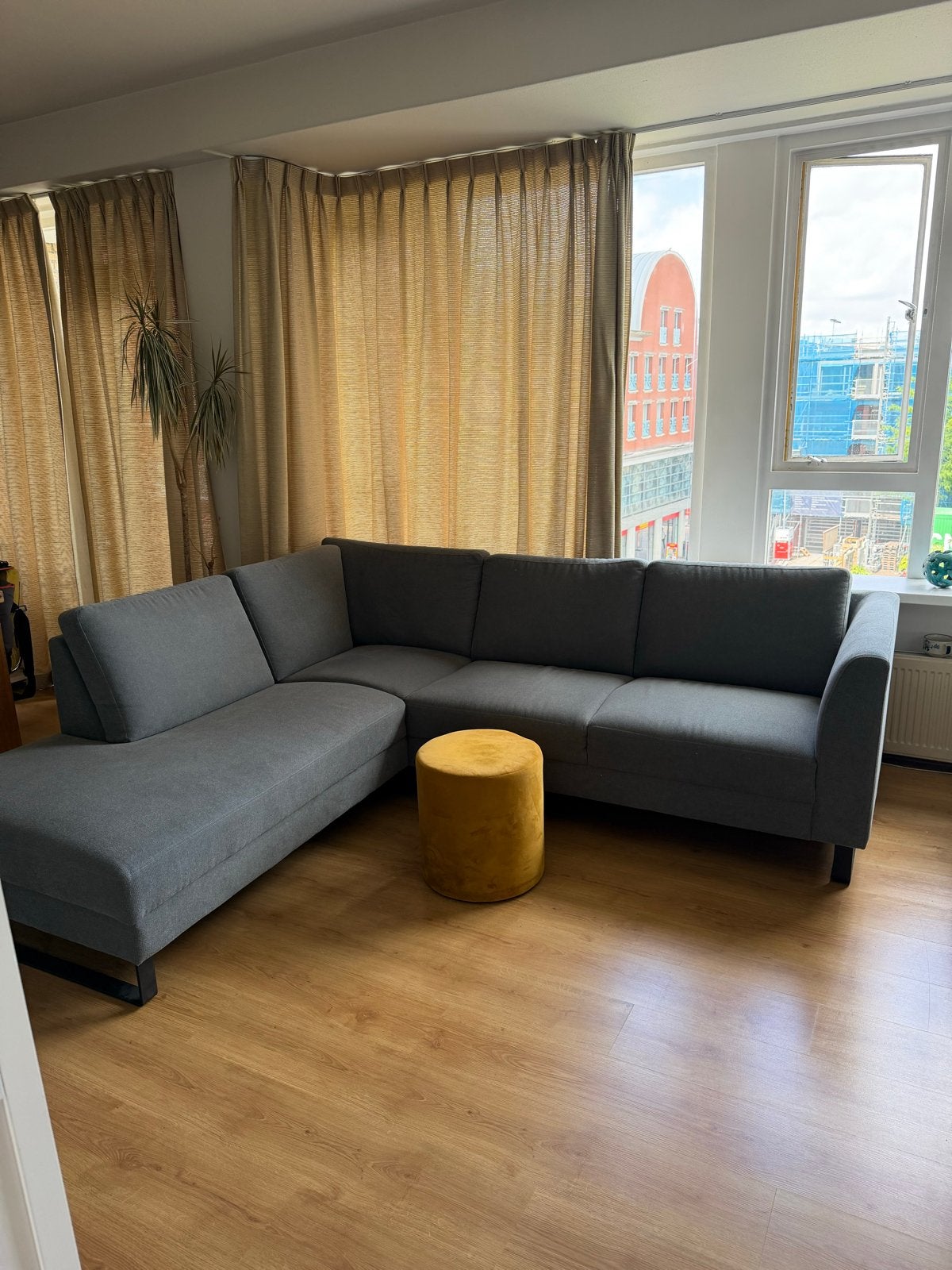 Grijze hoekbank met chaise longue, Huis en Inrichting, Banken | Bankstellen, Ophalen, Gebruikt, Hoekbank, 75 tot 100 cm