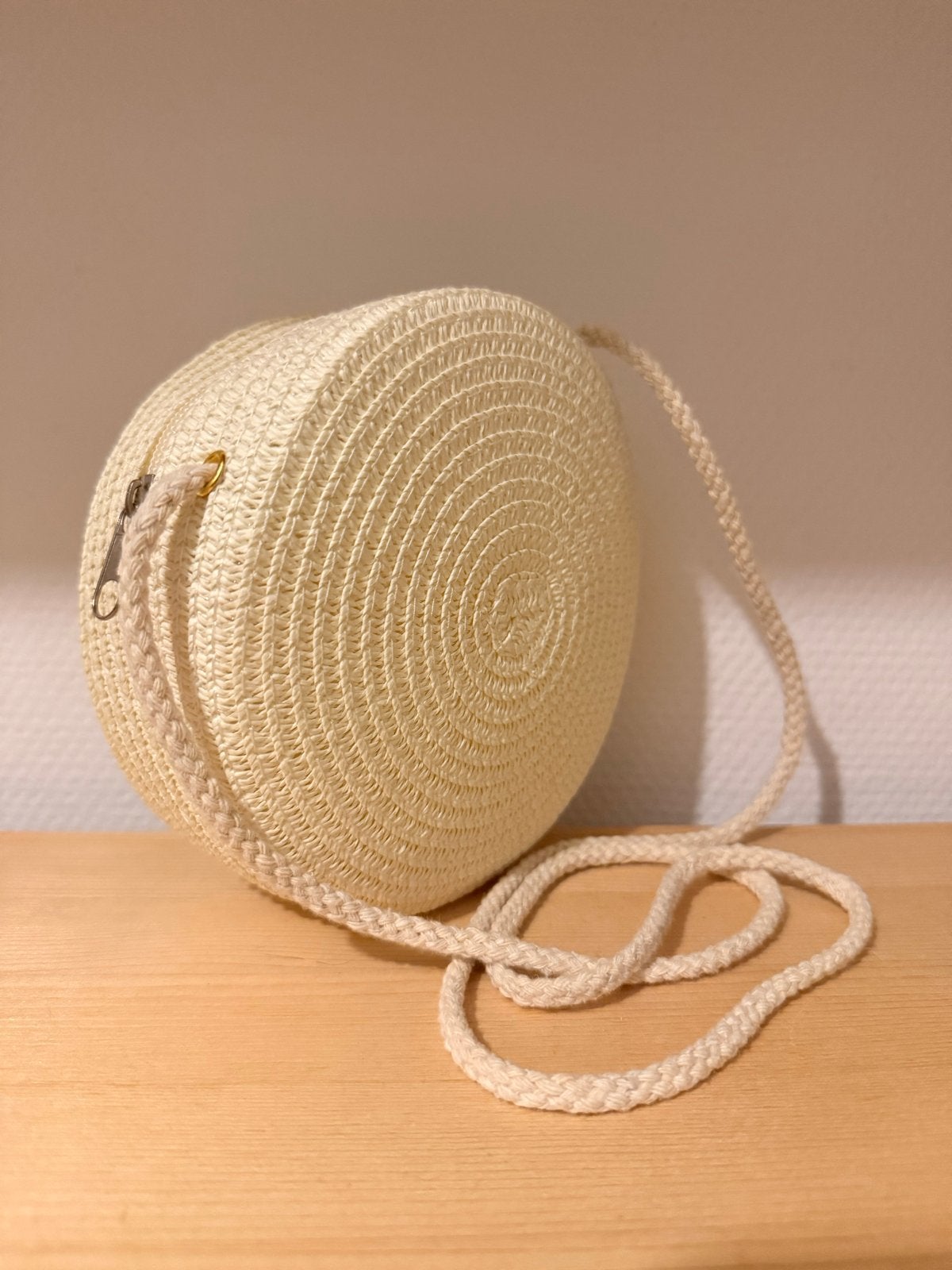 Stro ronde schoudertasje - Beige, Ophalen of Verzenden, Zo goed als nieuw, Beige, Schoudertasje