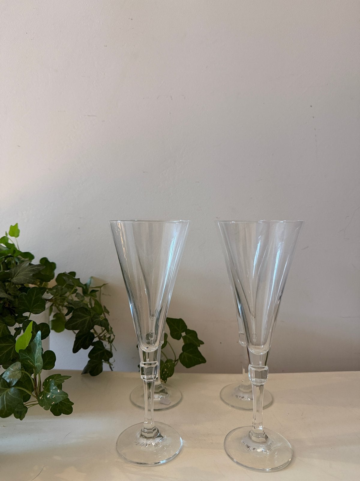 Art Deco vintage champagne flutes