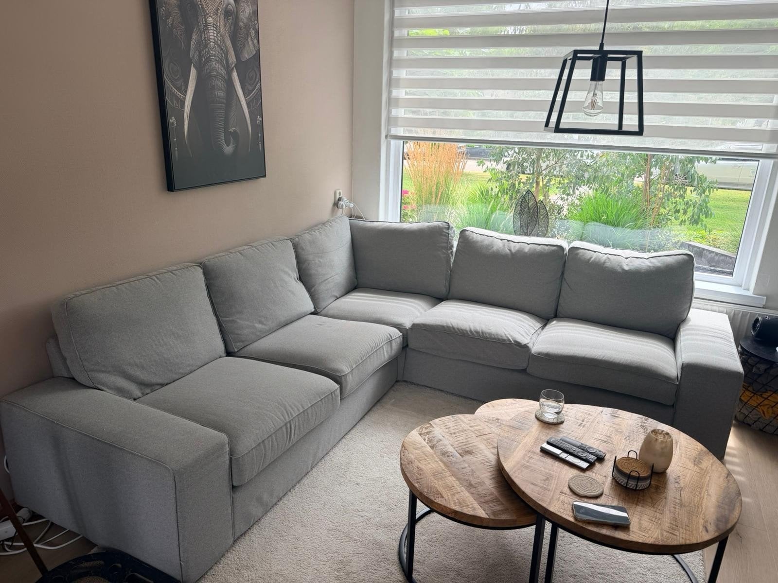 Comfortabele grijze hoekbank - Zo goed als nieuw, Huis en Inrichting, Banken | Bankstellen, Ophalen, 250 tot 300 cm, 100 tot 125 cm