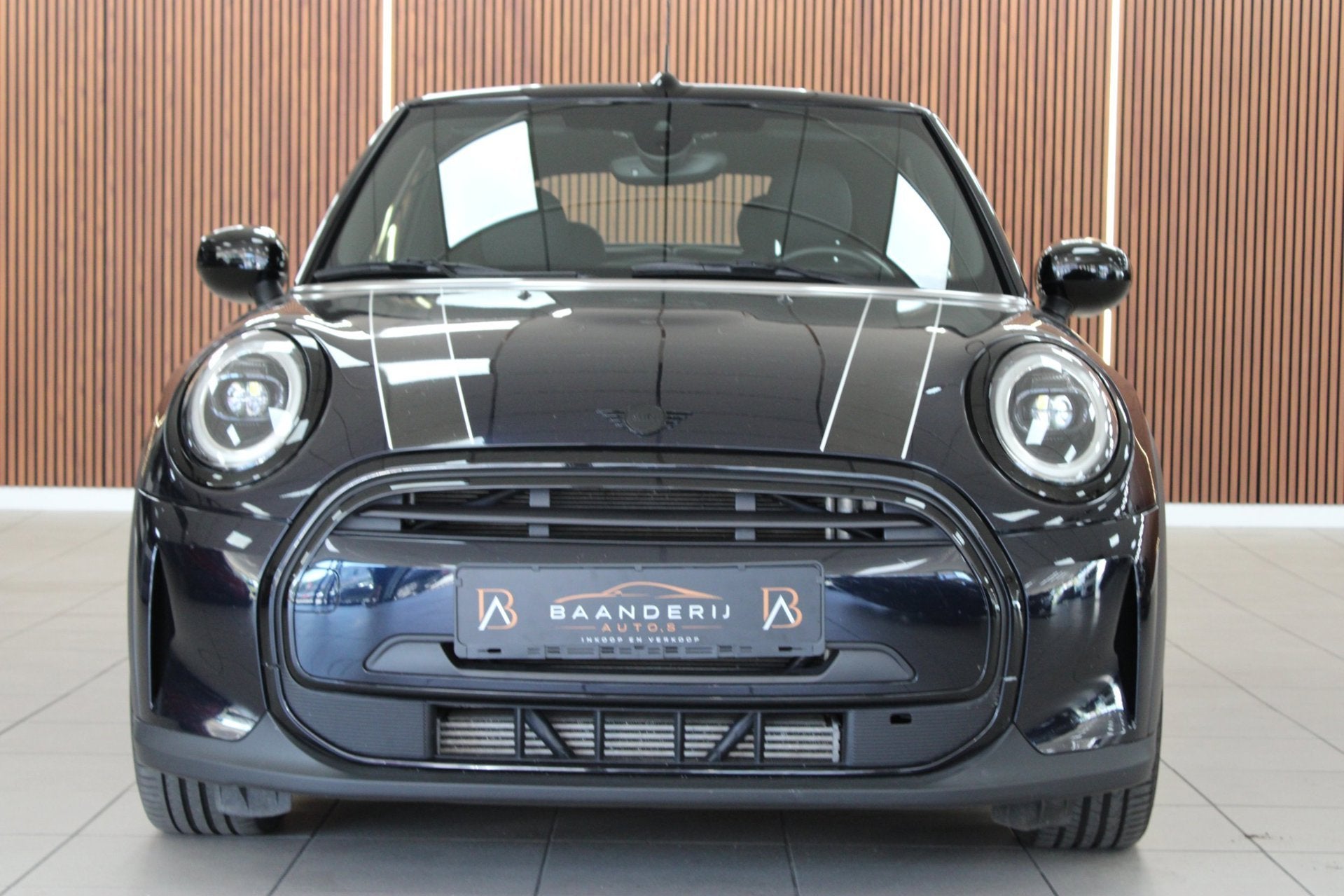 Mini Mini Cabrio 1.5 Cooper Automaat | Airco | Cruise contro, Gebruikt, Zwart, Automatische klimaatregeling, Cabriolet