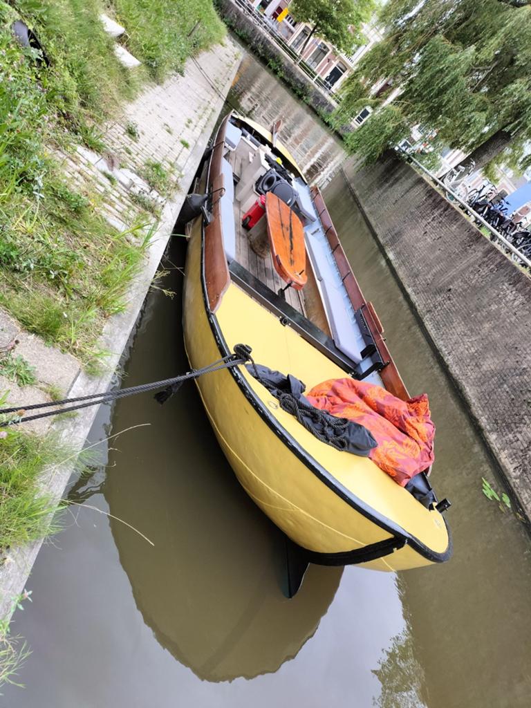 Grote sloep/ praam/ rondvaartboot, Ophalen