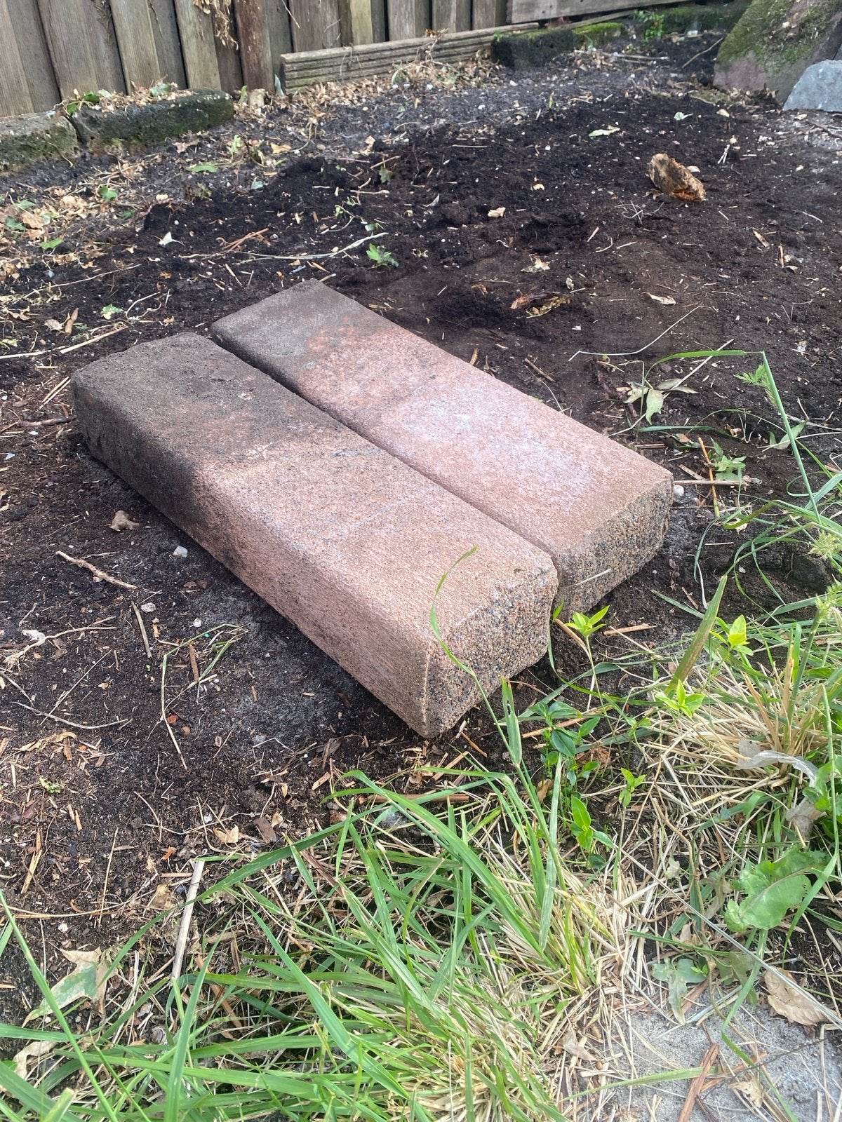 Gratis Betonnen bielzen voor tuin of bestrating en schutting, Ophalen, Overige materialen, Minder dan 3 meter, 1 tot 2 meter