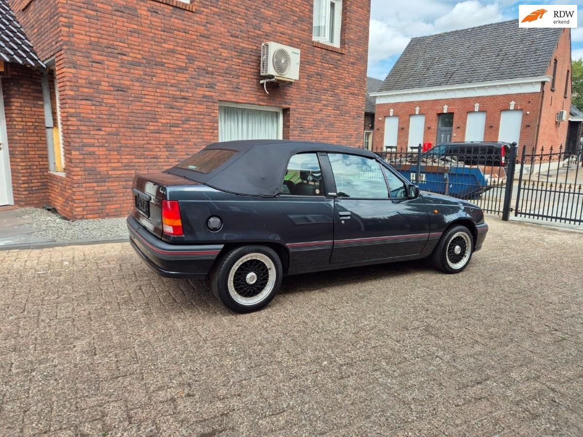 Opel Kadett 1.6S Cabrio Bertone, Auto's, Voorwielaandrijving, Stof, Gebruikt, 4 cilinders