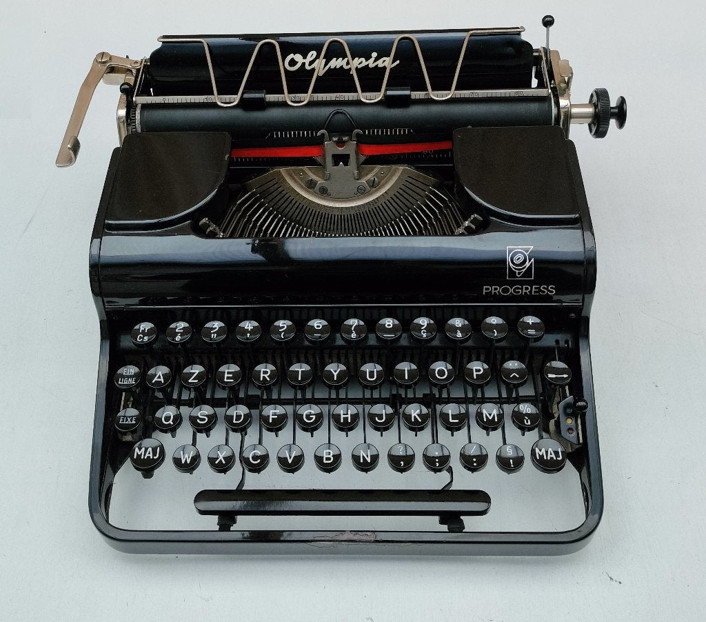 Typemachine OLYMPIA PROGRESS. Jaar 1947. AZERTY. Germany., Diversen, Ophalen of Verzenden, Gebruikt